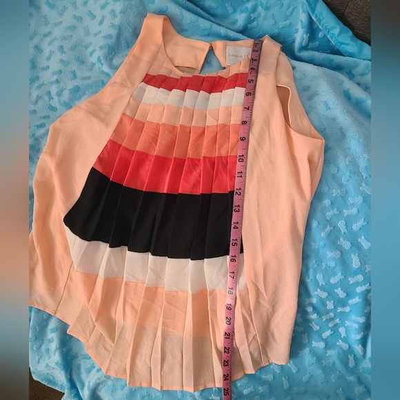 Keyhole Back Sleeveless Top - Picture 8 of 8